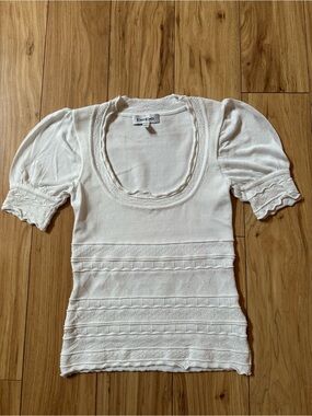 Vintage Y2K bebe White/Cream Scoop Neck Short Sleeve Knit Top Size XS